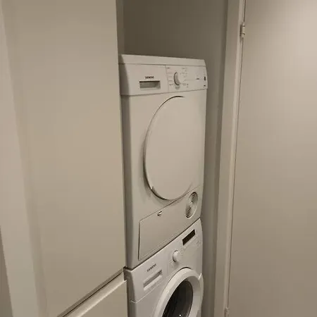 Fully Equipped Apartment, 15 Min To Center דירה *